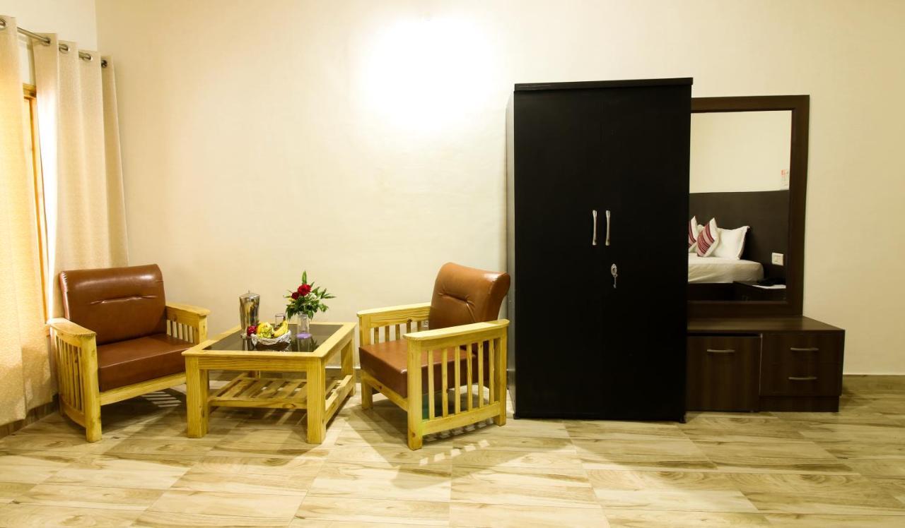 Hotel Chaman Vatika Kulu Exterior foto